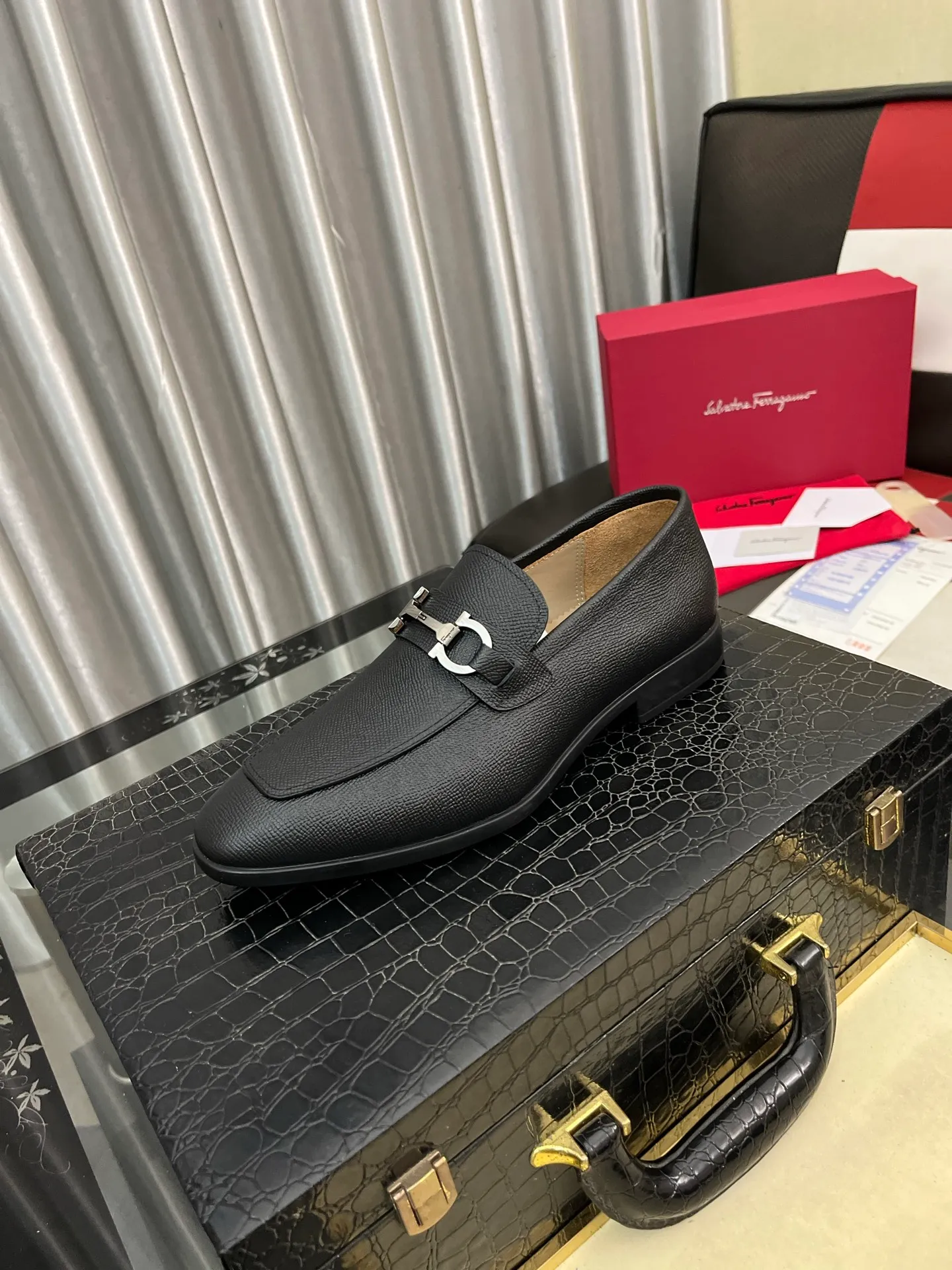 Men's shoes 💰600⌚️⌚️[Salvatore Ferragamo] Ferragamo business leather shoes, 1:1 top purchasing quality, imported selected original calfskin for the uppers, imported original soft water-dyed cowhide for the inner feet, imported original customized Italian handmade lightweight foam outsole, size: 39-44 5️⃣ options available